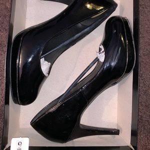 Shiny black heels!